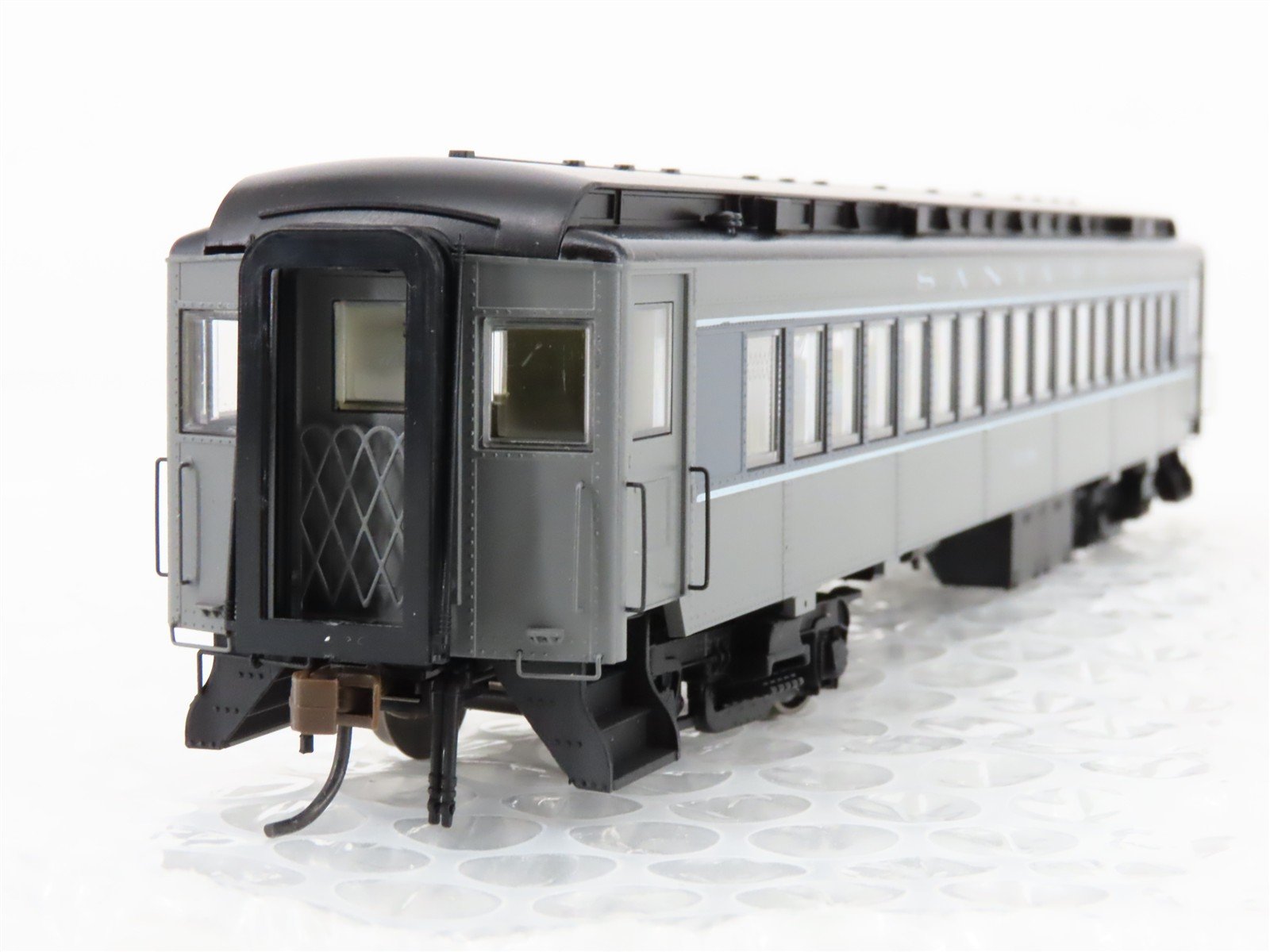 HO Scale Con-Cor 0001-094226(3) ATSF Santa Fe Railroad Passenger Car #3048