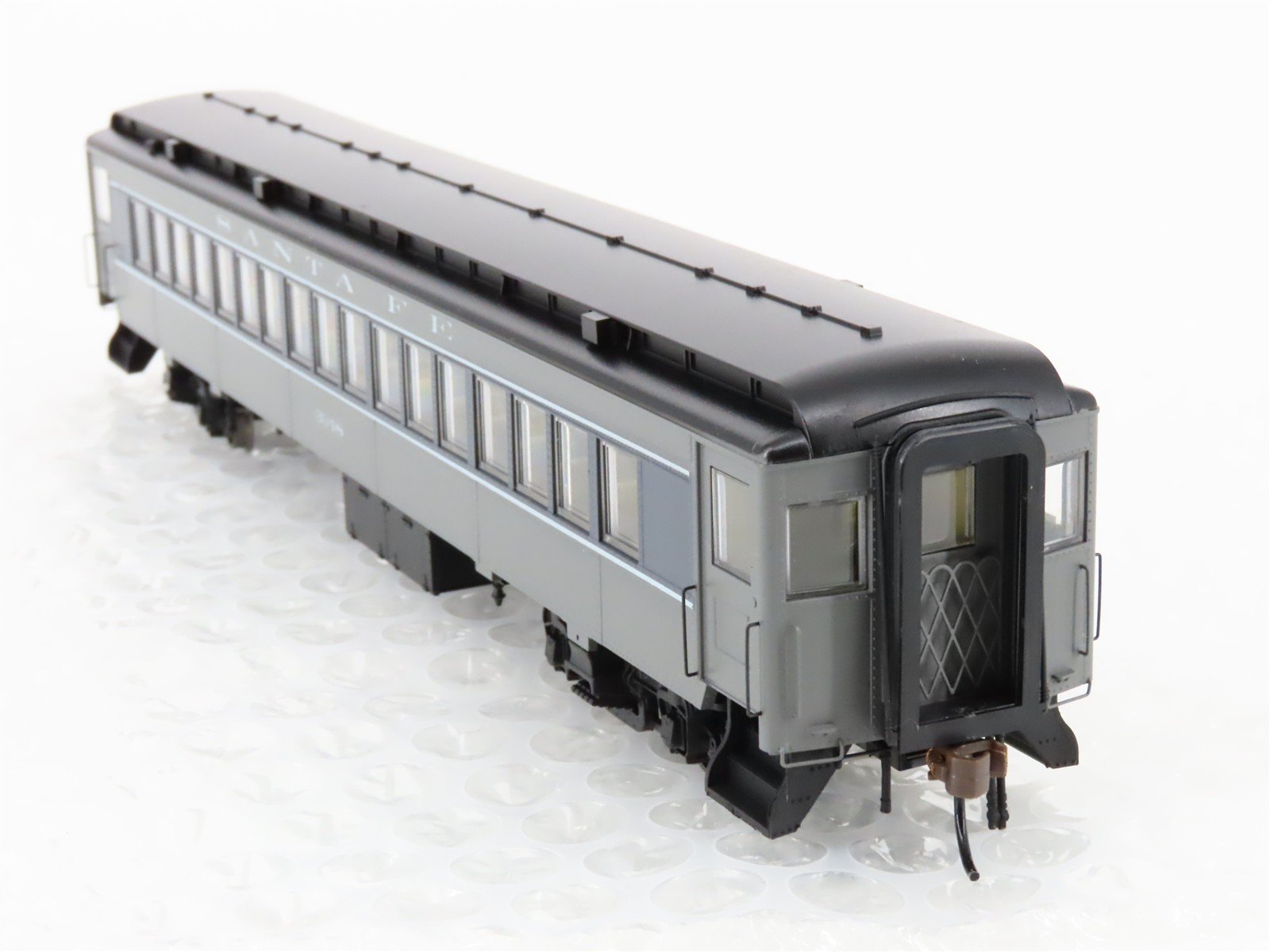 HO Scale Con-Cor 0001-094226(3) ATSF Santa Fe Railroad Passenger Car #3048