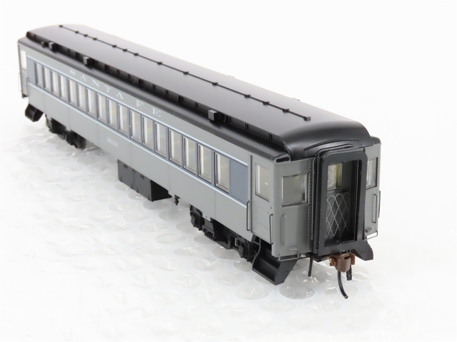 HO Scale Con-Cor 0001-094226(1) ATSF Santa Fe Railroad Coach Passenger Car #3033
