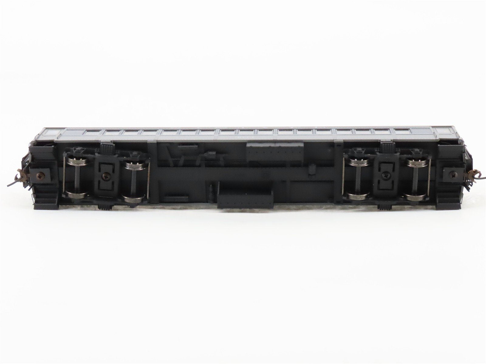 HO Scale Con-Cor 0001-094226(1) ATSF Santa Fe Railroad Coach Passenger Car #3033