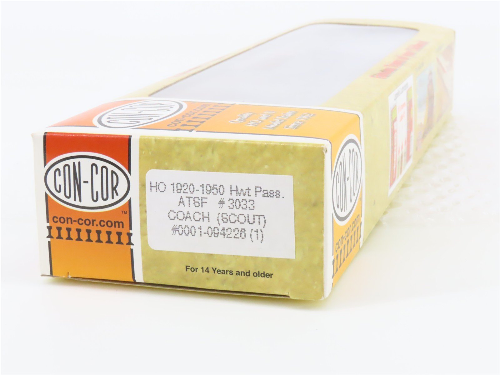 HO Scale Con-Cor 0001-094226(1) ATSF Santa Fe Railroad Coach Passenger Car #3033