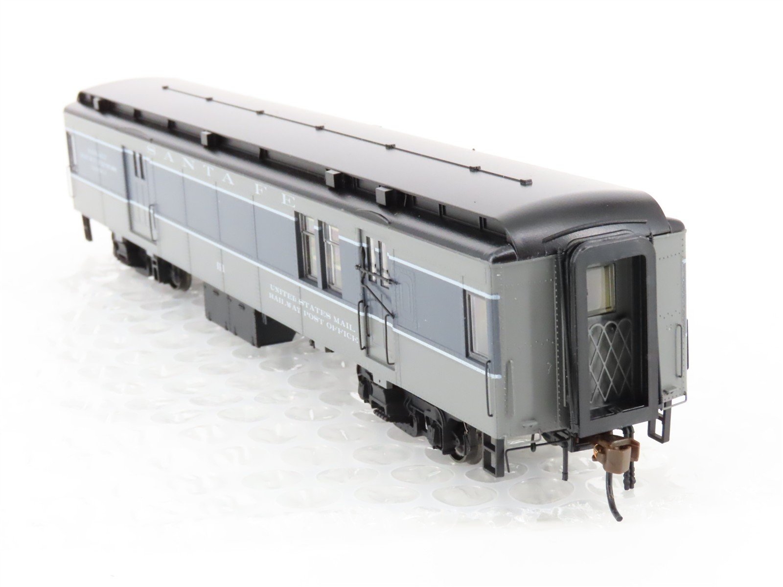 HO Scale Con-Cor 0001-094326(2) ATSF Santa Fe Baggage Passenger Car #111