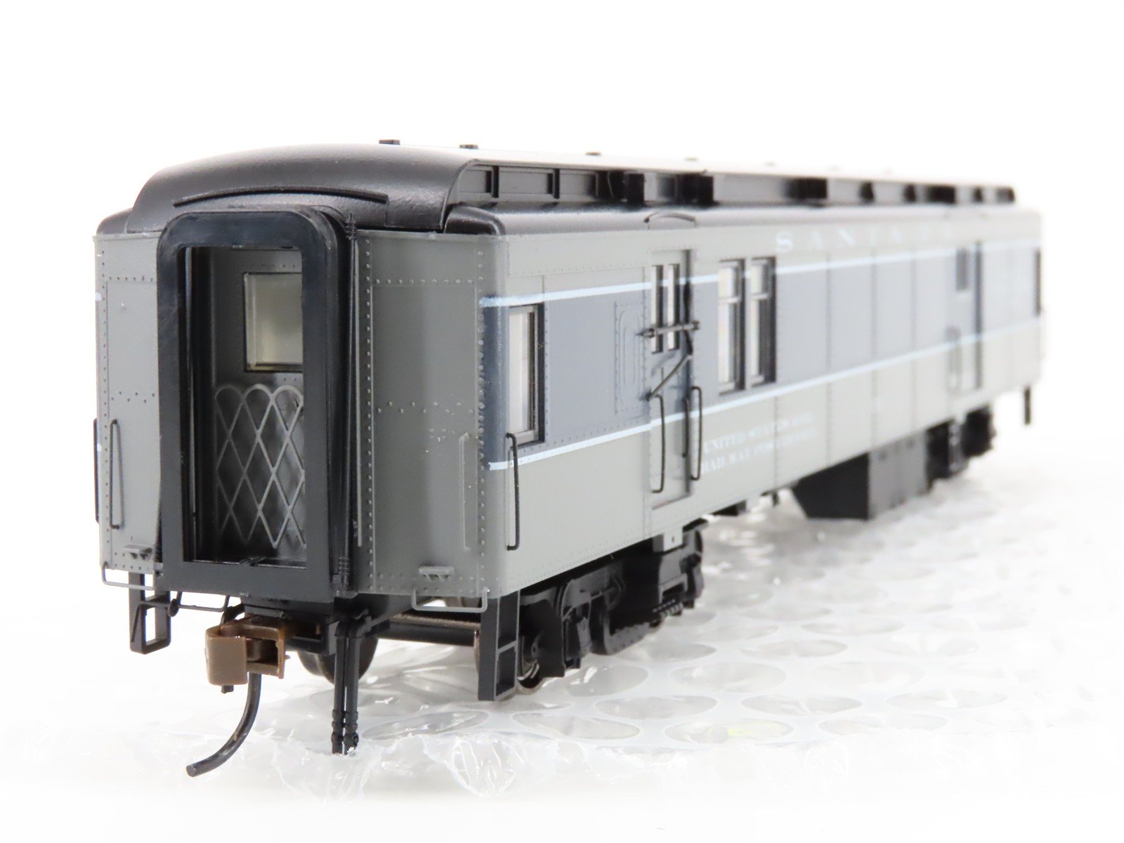 HO Scale Con-Cor 0001-094326(2) ATSF Santa Fe Baggage Passenger Car #111