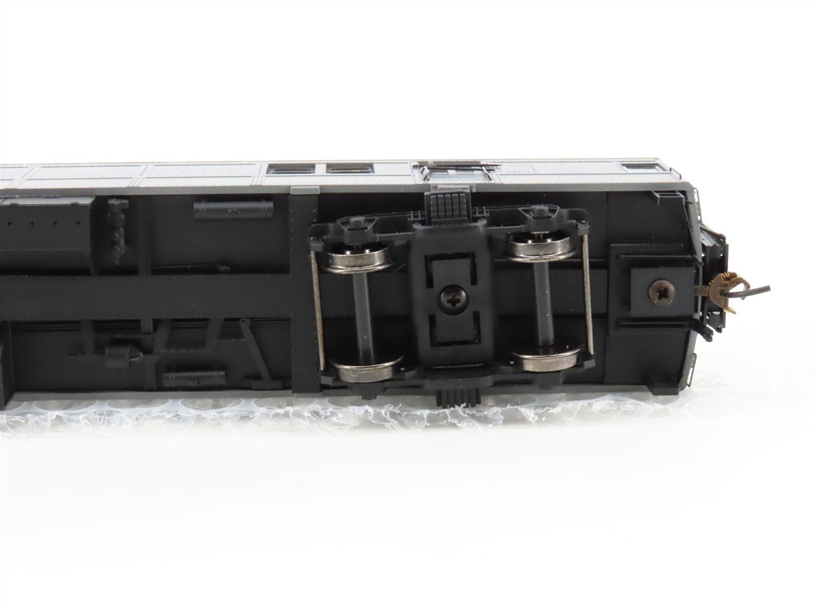 HO Scale Con-Cor 0001-094326(2) ATSF Santa Fe Baggage Passenger Car #111