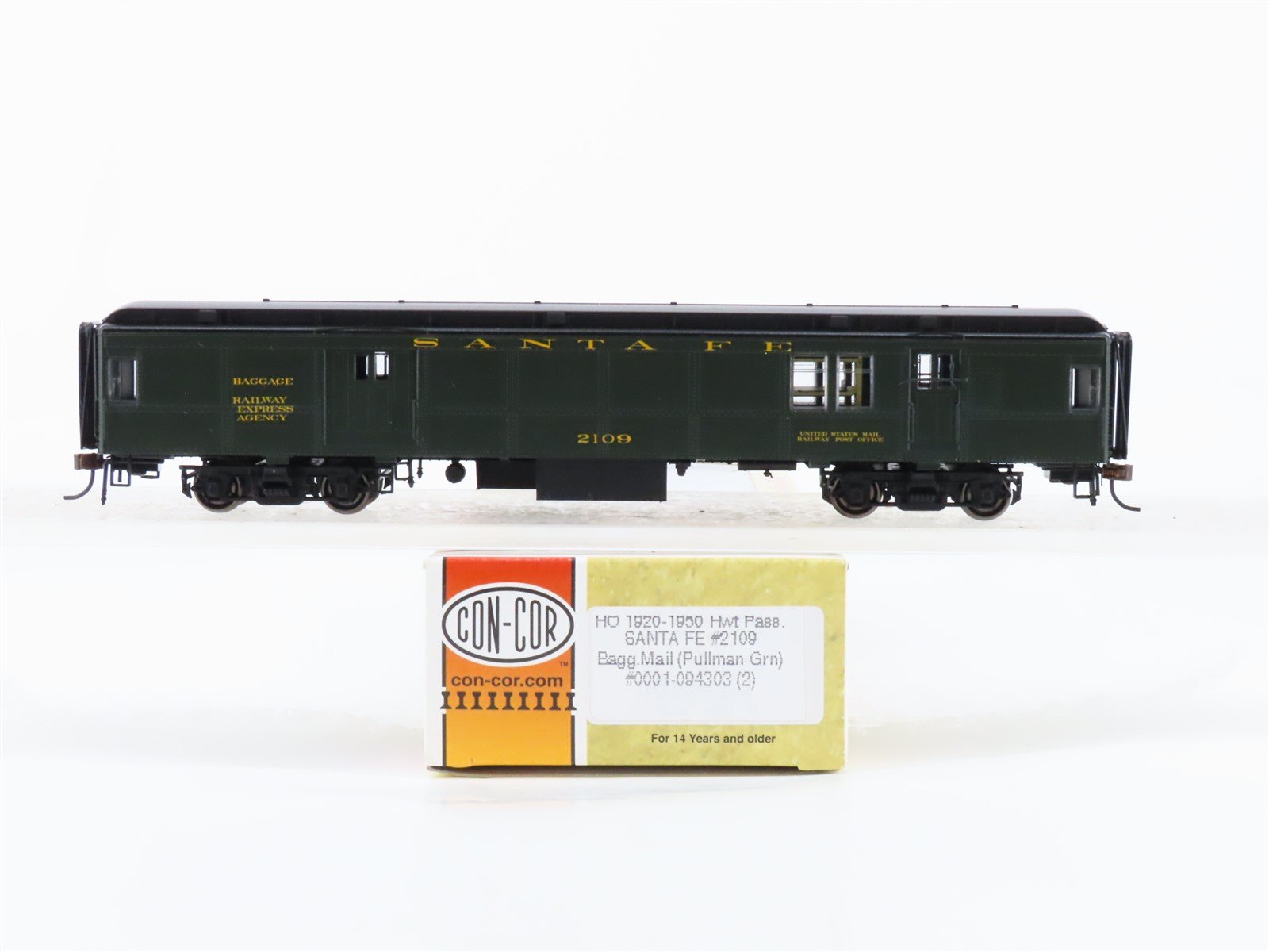 HO Scale Con-Cor 0001-094303(2) ATSF Santa Fe Baggage Mail Passenger Car #2109