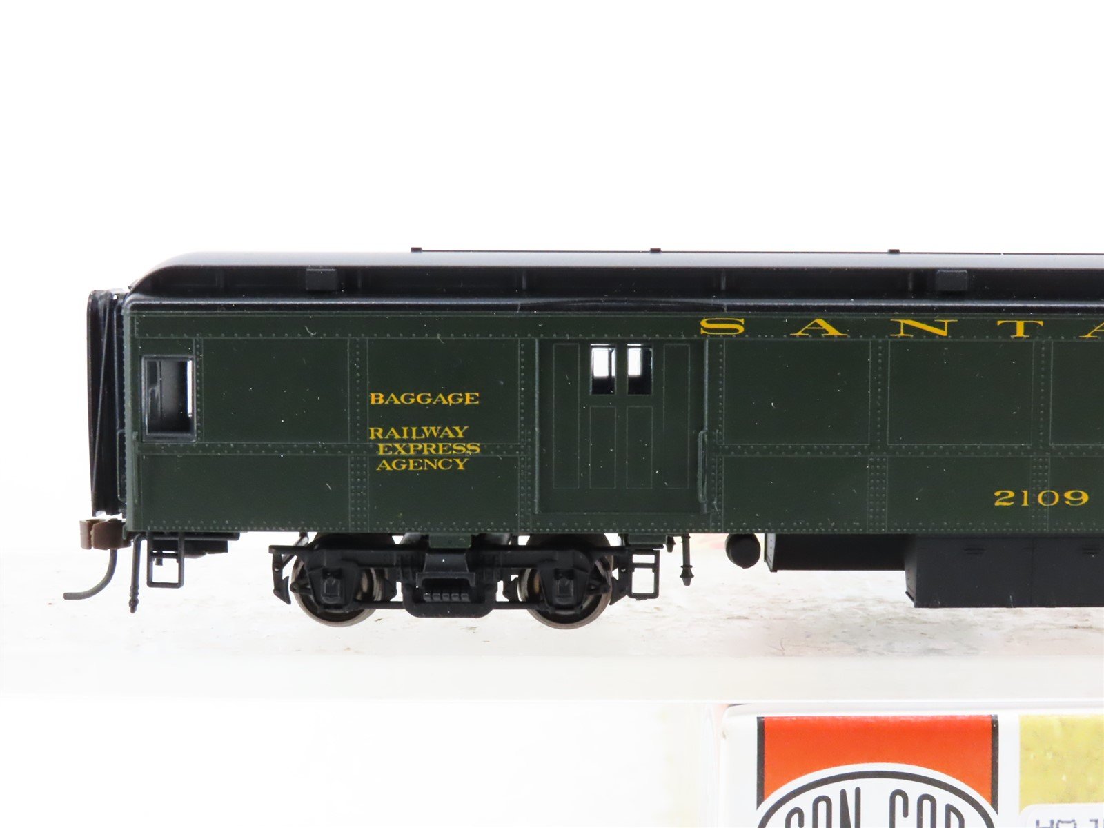 HO Scale Con-Cor 0001-094303(2) ATSF Santa Fe Baggage Mail Passenger Car #2109