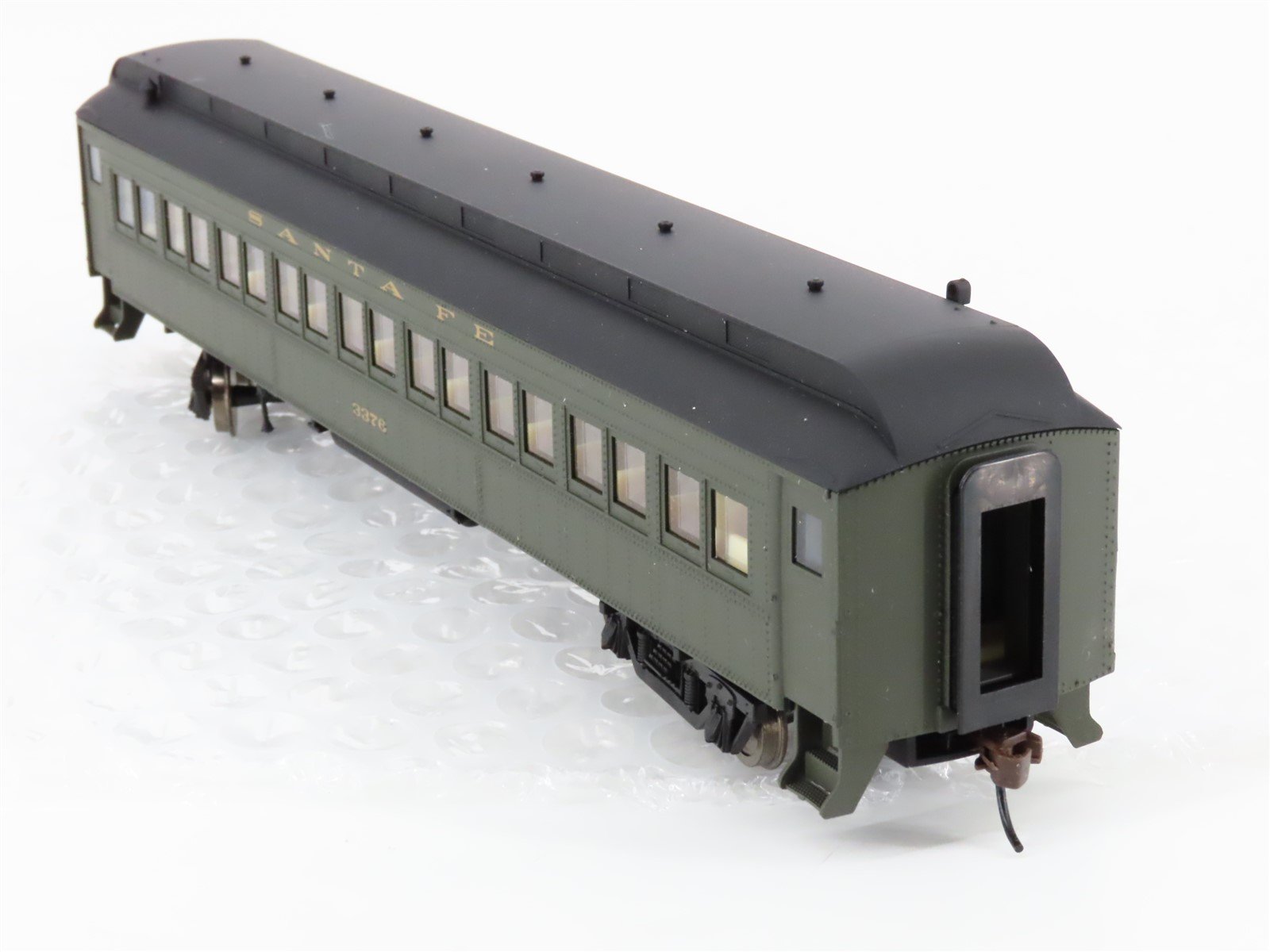 HO Scale Walthers 931-774 ATSF Santa Fe 60' Heavyweight Coach Passenger #3376
