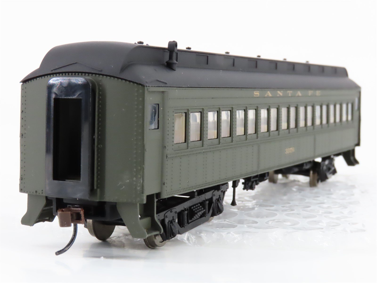 HO Scale Walthers 931-774 ATSF Santa Fe 60' Heavyweight Coach Passenger #3376