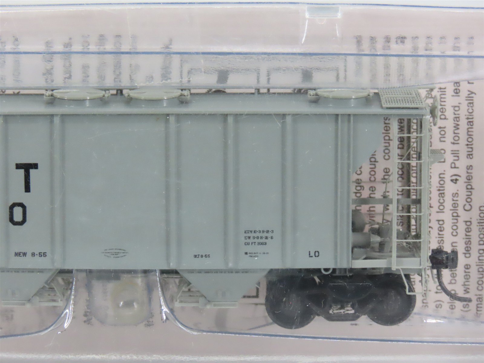 HO Scale Kadee 8615 MKT Missouri-Kansas-Texas 2-Bay PS-2 Covered Hopper RTR