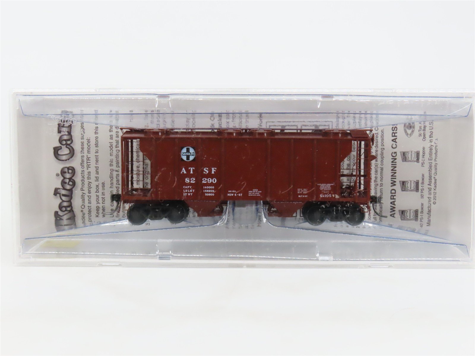 HO Scale Kadee 8219 ATSF Atchison, Topeka & Santa Fe 2-Bay Covered Hopper RTR