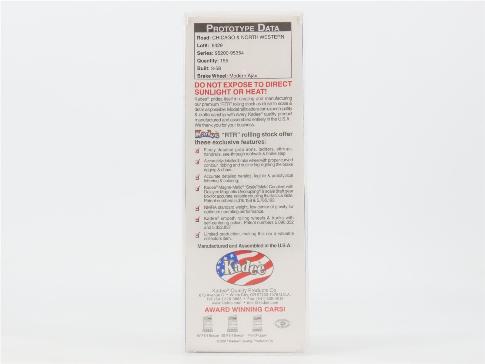 HO Scale Kadee 8215 CNW Chicago & North Western 2-Bay Covered Hopper 95330 RTR