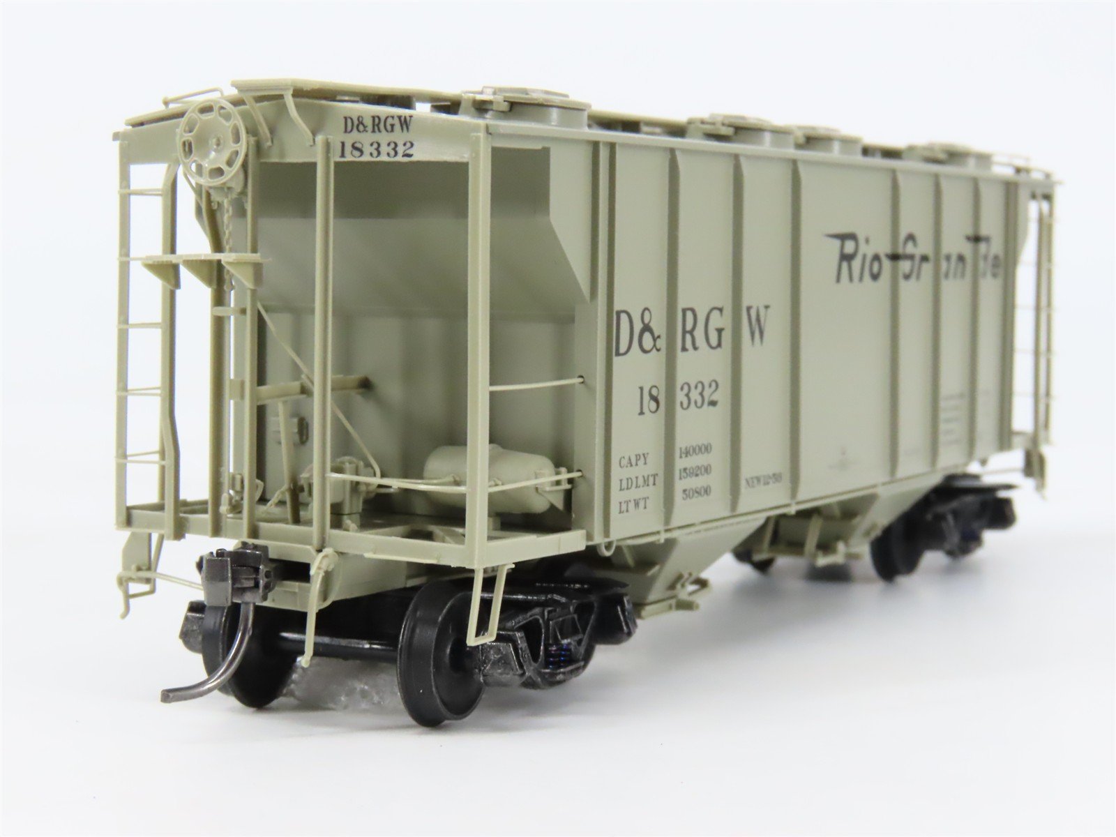 HO Scale Kadee 8639 D&RGW Denver & Rio Grande Western 2-Bay Covered Hopper RTR