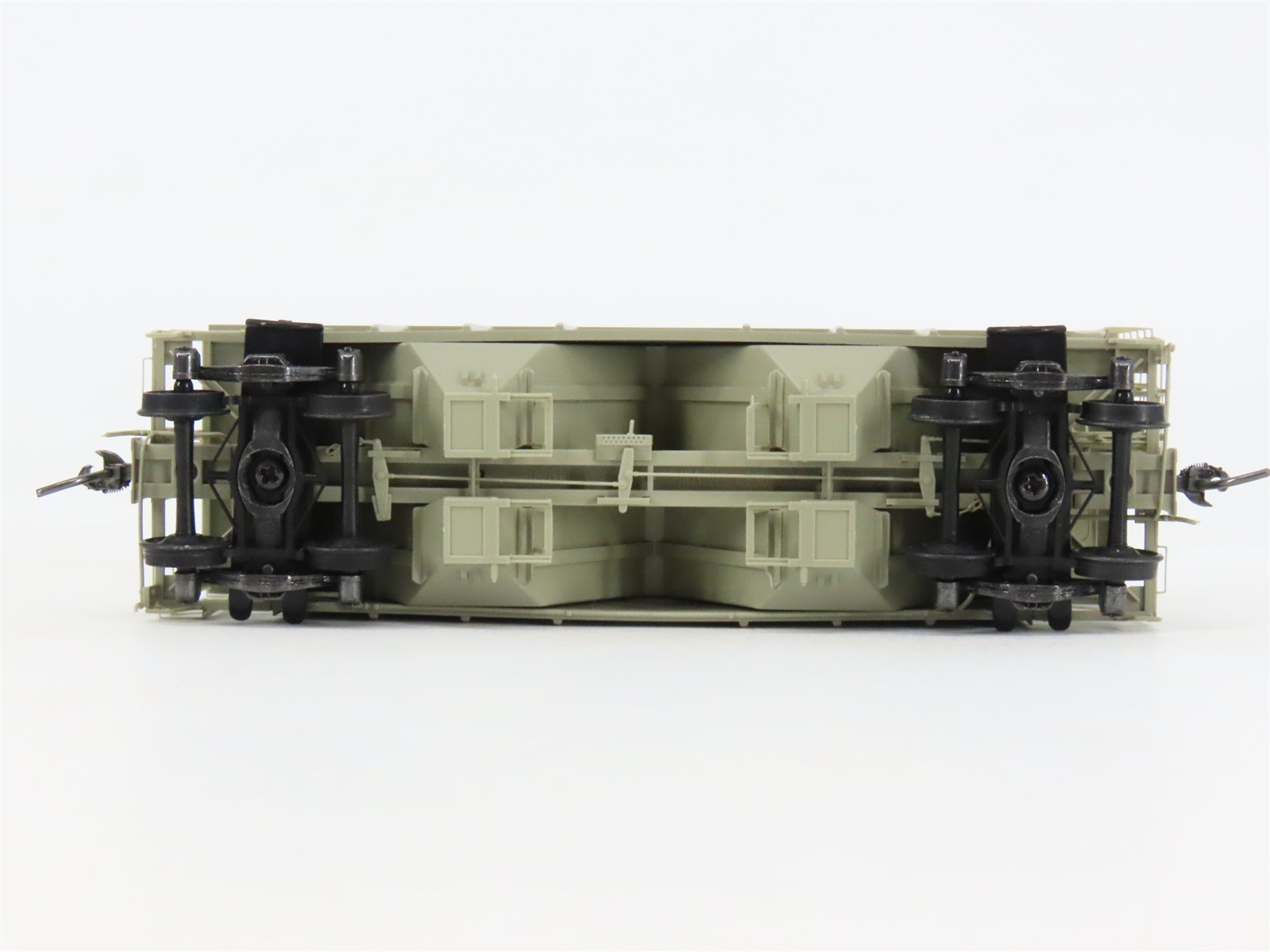 HO Scale Kadee 8639 D&RGW Denver & Rio Grande Western 2-Bay Covered Hopper RTR