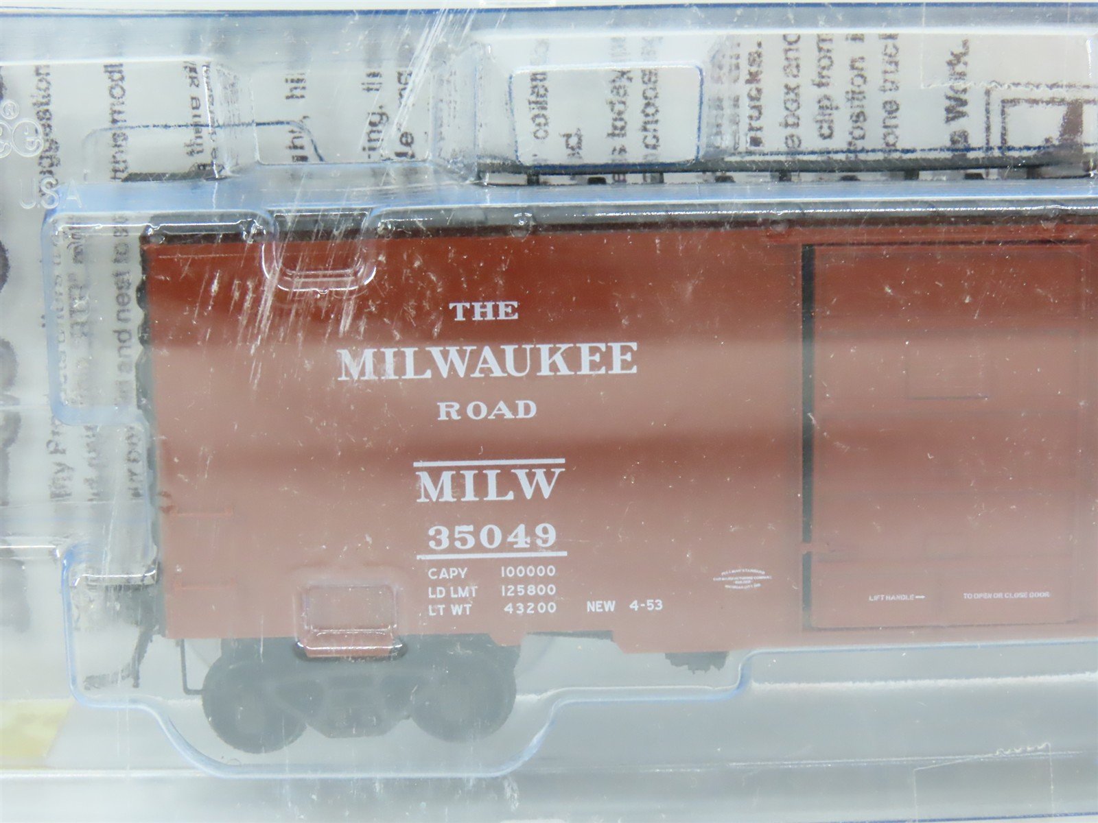 HO Scale Kadee 4830 MILW Milwaukee Road 40' Box Car 35049 RTR