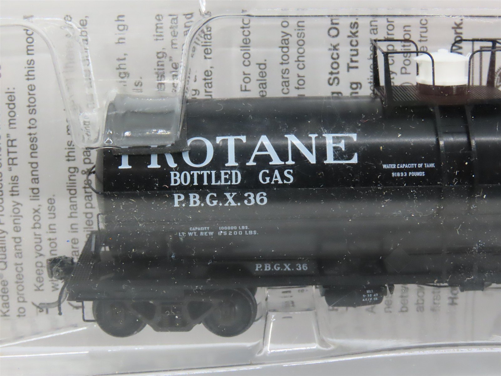 HO Scale Kadee 9016 PBGX Protane Corp. ACF 11000 gal Insulated Tank Car 36 RTR