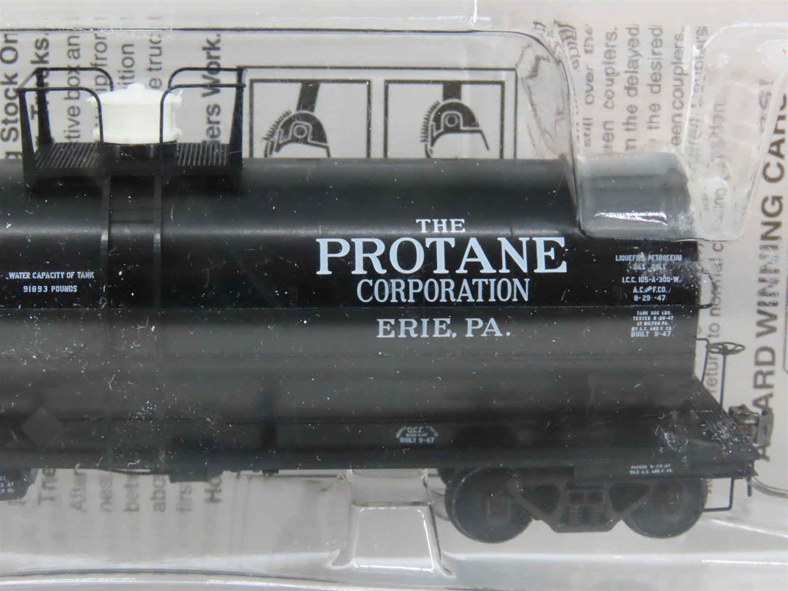 HO Scale Kadee 9016 PBGX Protane Corp. ACF 11000 gal Insulated Tank Car 36 RTR