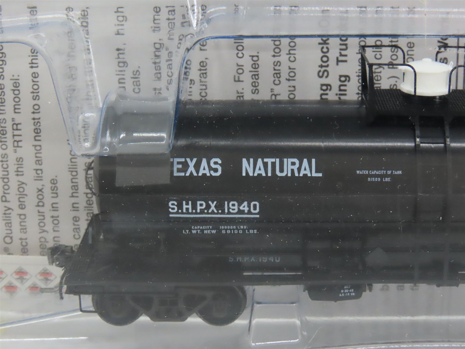 HO Scale Kadee 9006 SHPX Texas Natural Gasoline Corp. Tank Car 1940 RTR