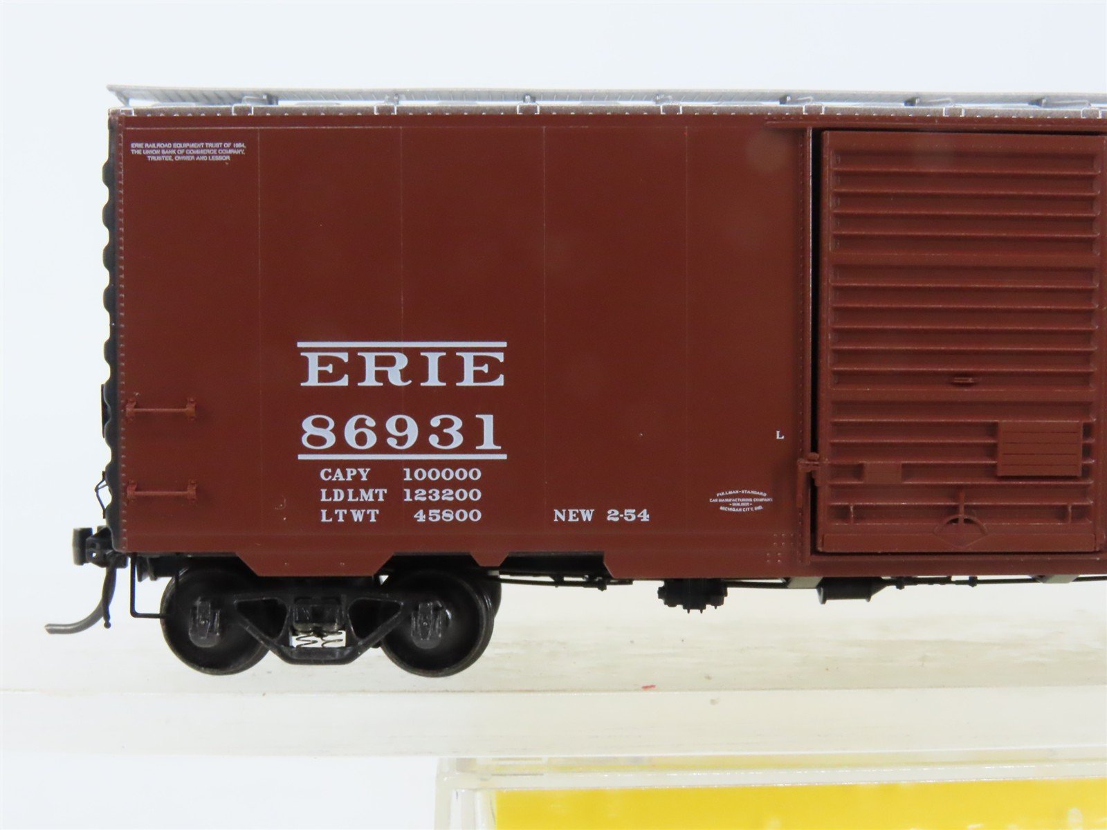HO Scale Kadee 4907 Erie Railroad 40' Box Car 86931 RTR