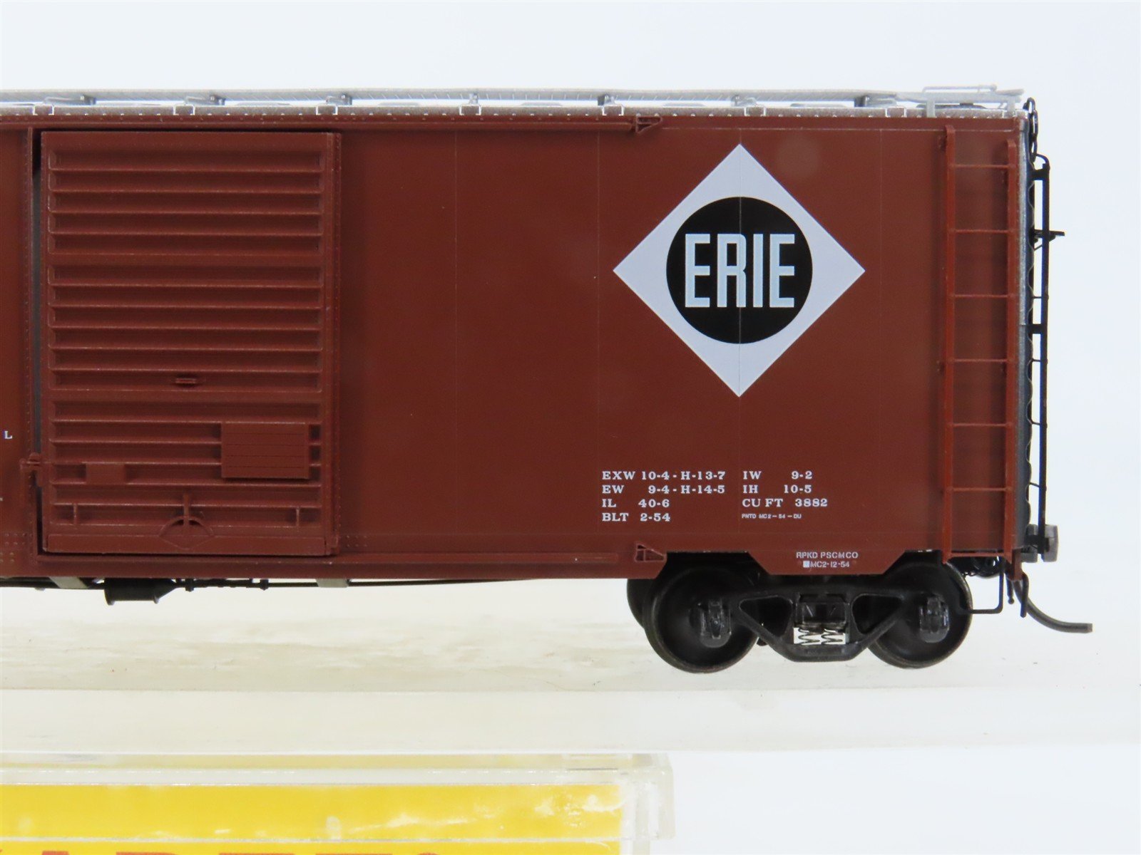HO Scale Kadee 4907 Erie Railroad 40' Box Car 86931 RTR