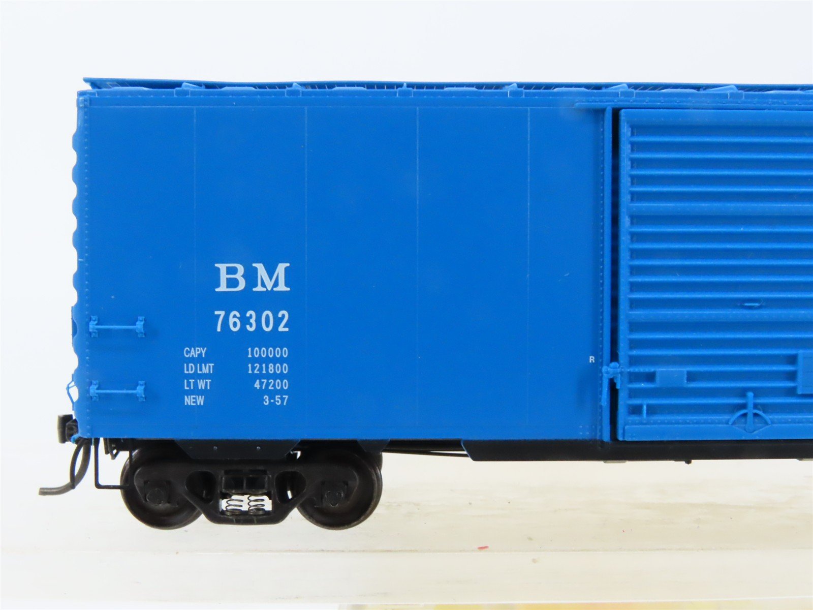 HO Scale Kadee 5240 BM Boston & Maine 40' Box Car 76302 RTR