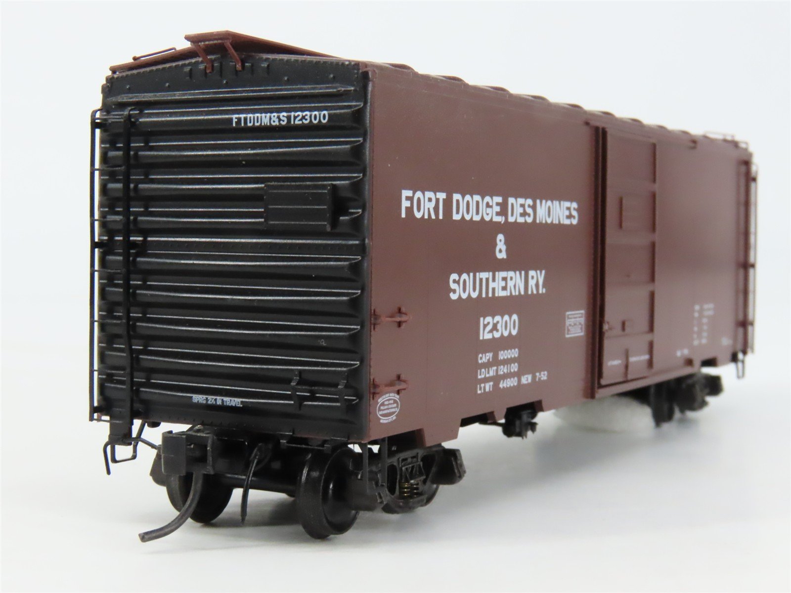 HO Scale Kadee 4043 FDD&S Fort Dodge, Des Moines & Southern 40' Box Car RTR