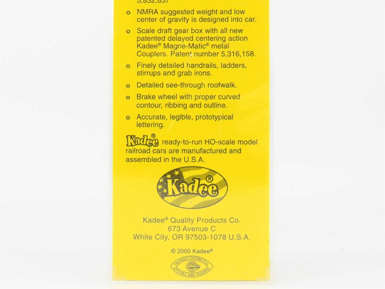 HO Scale Kadee 4050 CGW Chicago Great Western 40' Box Car 5325 RTR