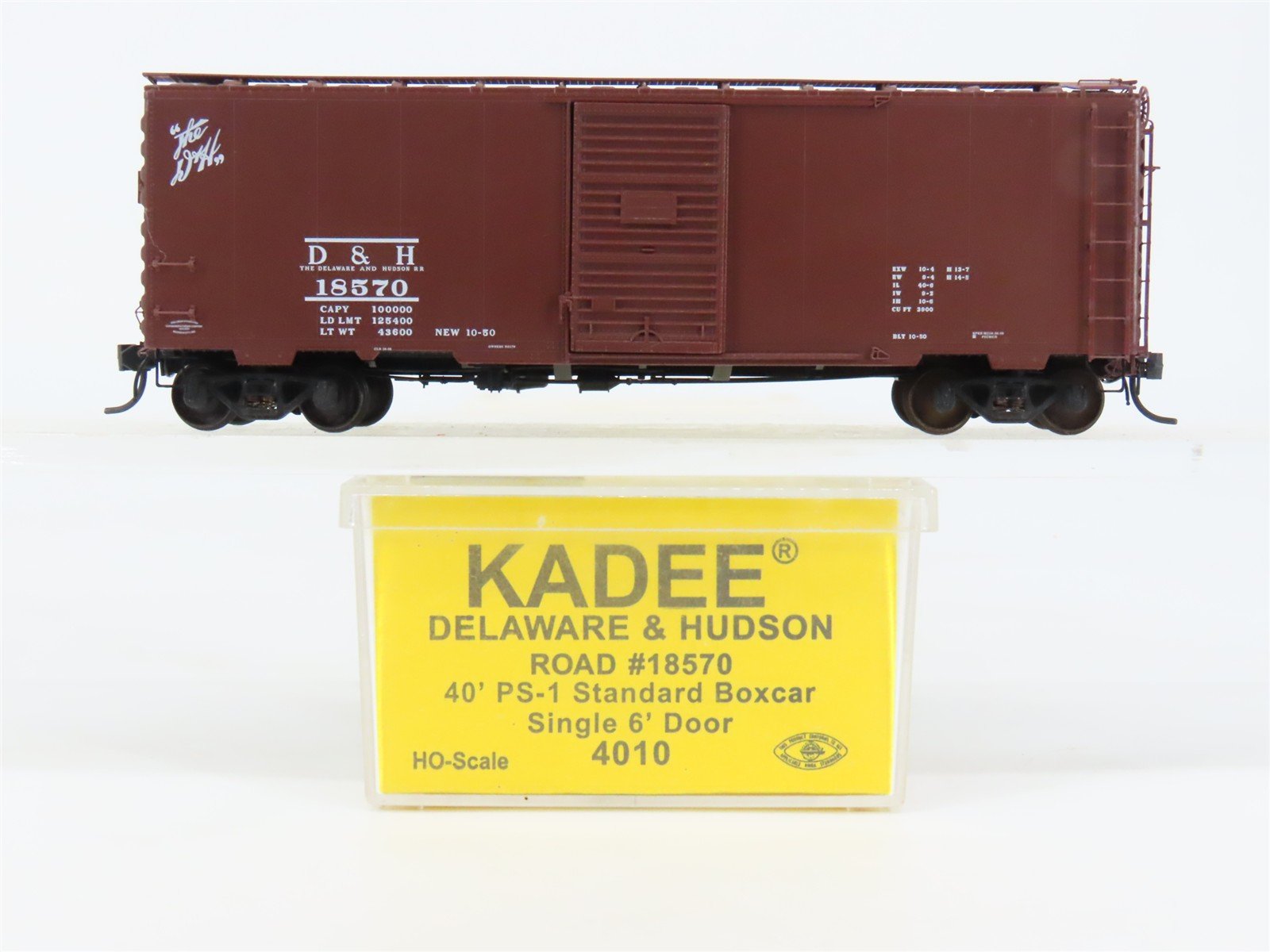 HO Scale Kadee 4010 D&H Delaware & Hudson 40' Box Car 18570 RTR