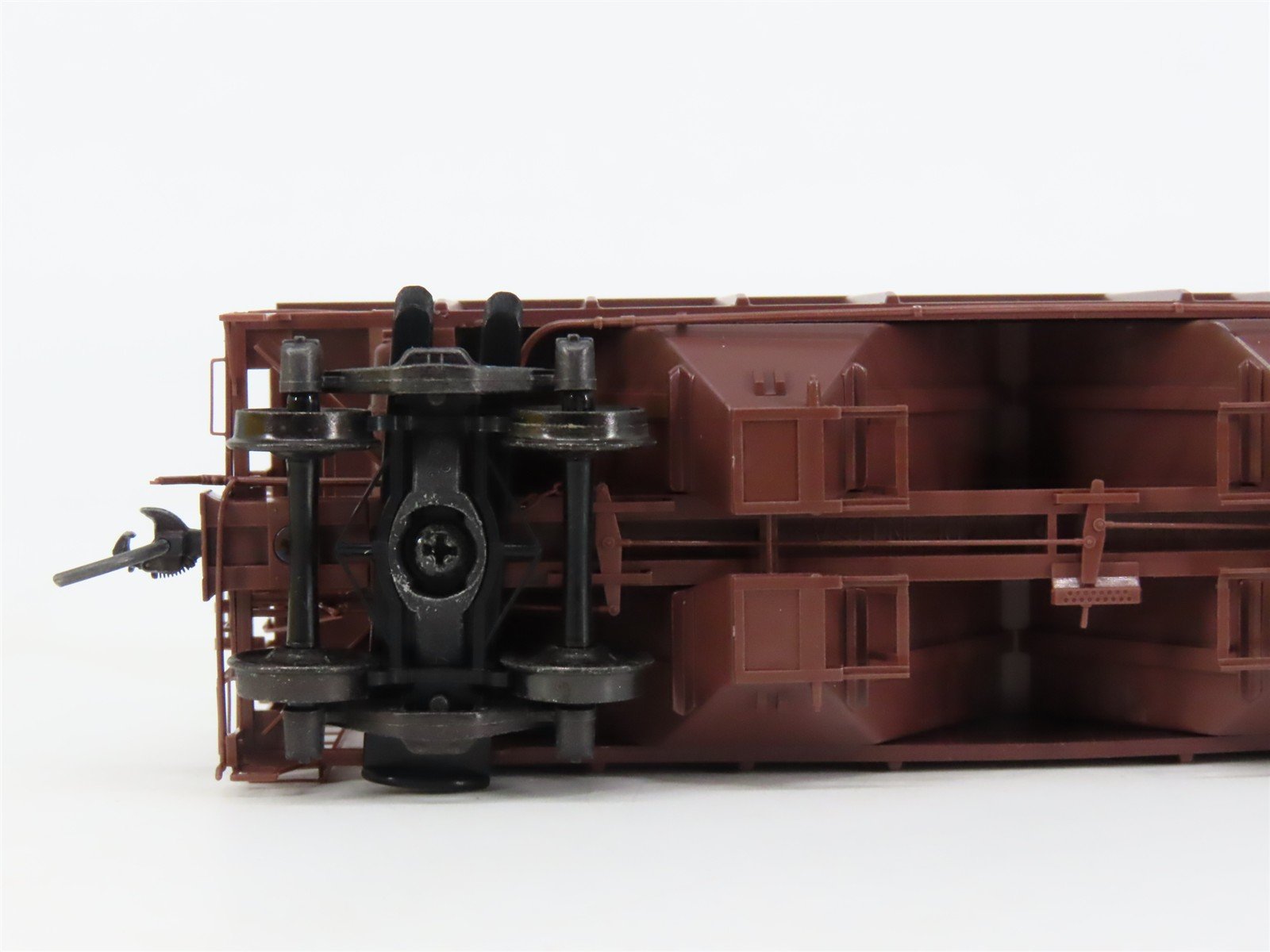 HO Scale Kadee 8210 ATSF Santa Fe 2-Bay PS-2 Covered Hopper 82076 RTR