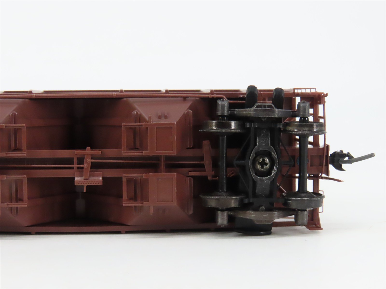 HO Scale Kadee 8210 ATSF Santa Fe 2-Bay PS-2 Covered Hopper 82076 RTR