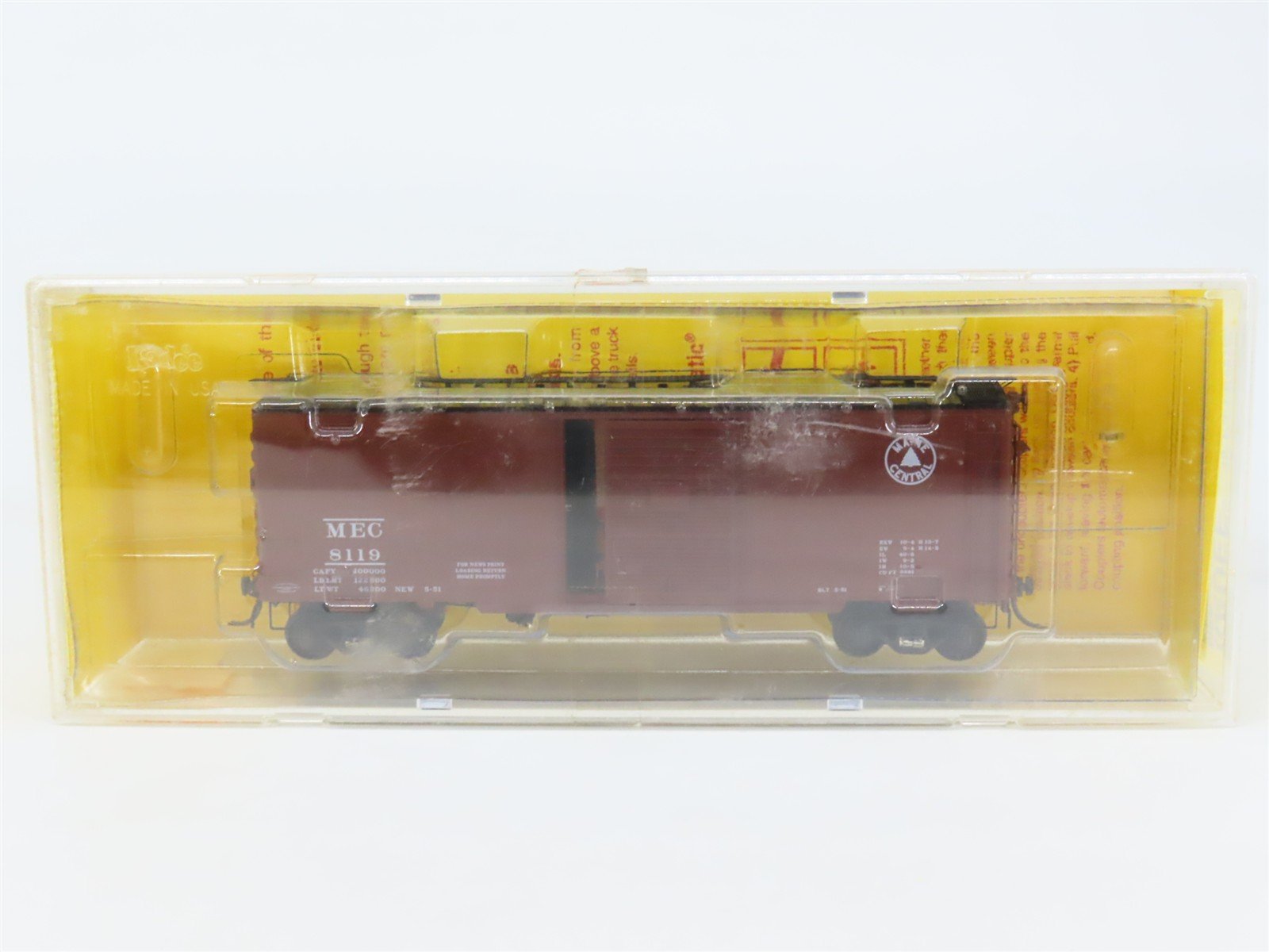 HO Scale Kadee 4811 MEC Maine Central 40' Box Car 8119 RTR