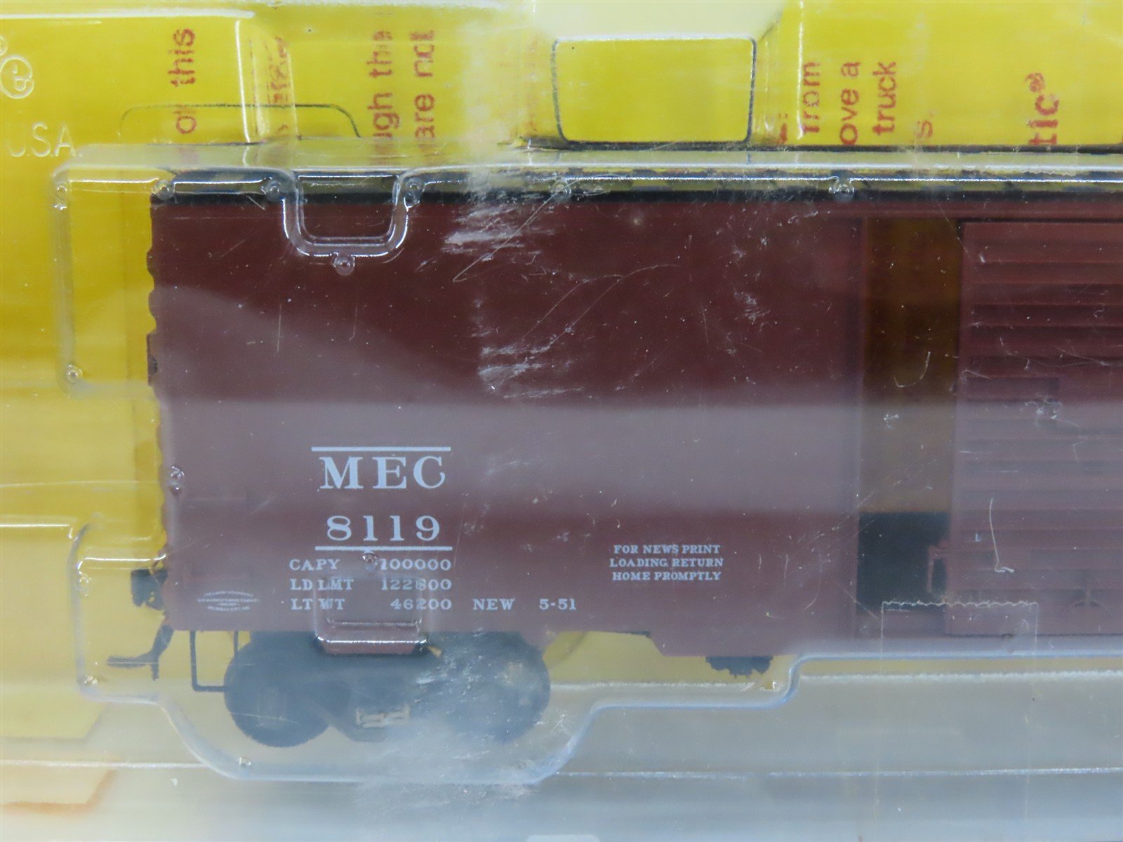 HO Scale Kadee 4811 MEC Maine Central 40' Box Car 8119 RTR