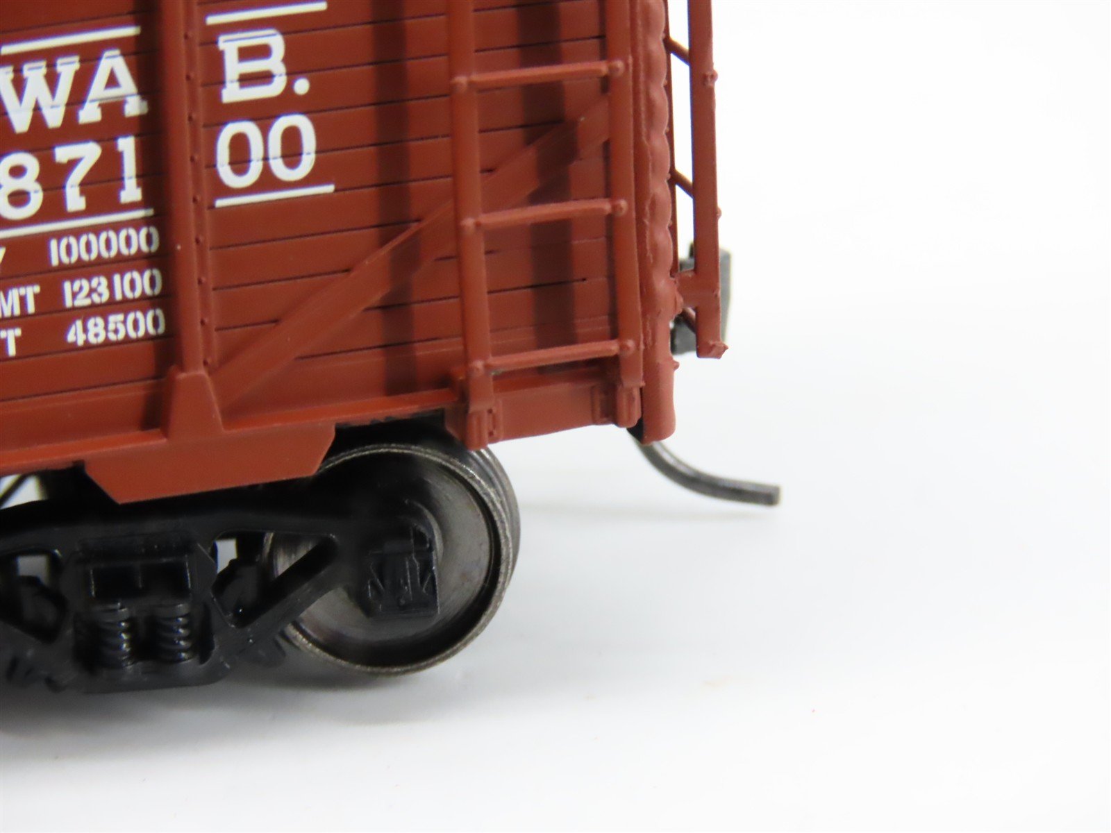 HO Scale InterMountain 46077-11 WAB Wabash 40' Box Car 87100 RTR