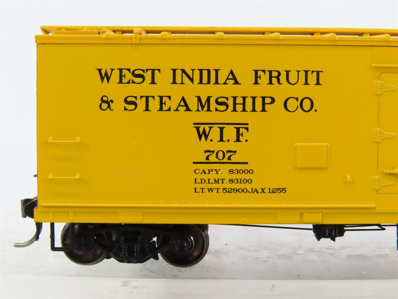 HO Scale InterMountain 47740-02 WIF West India Fruit & Steamship Co. Reefer RTR