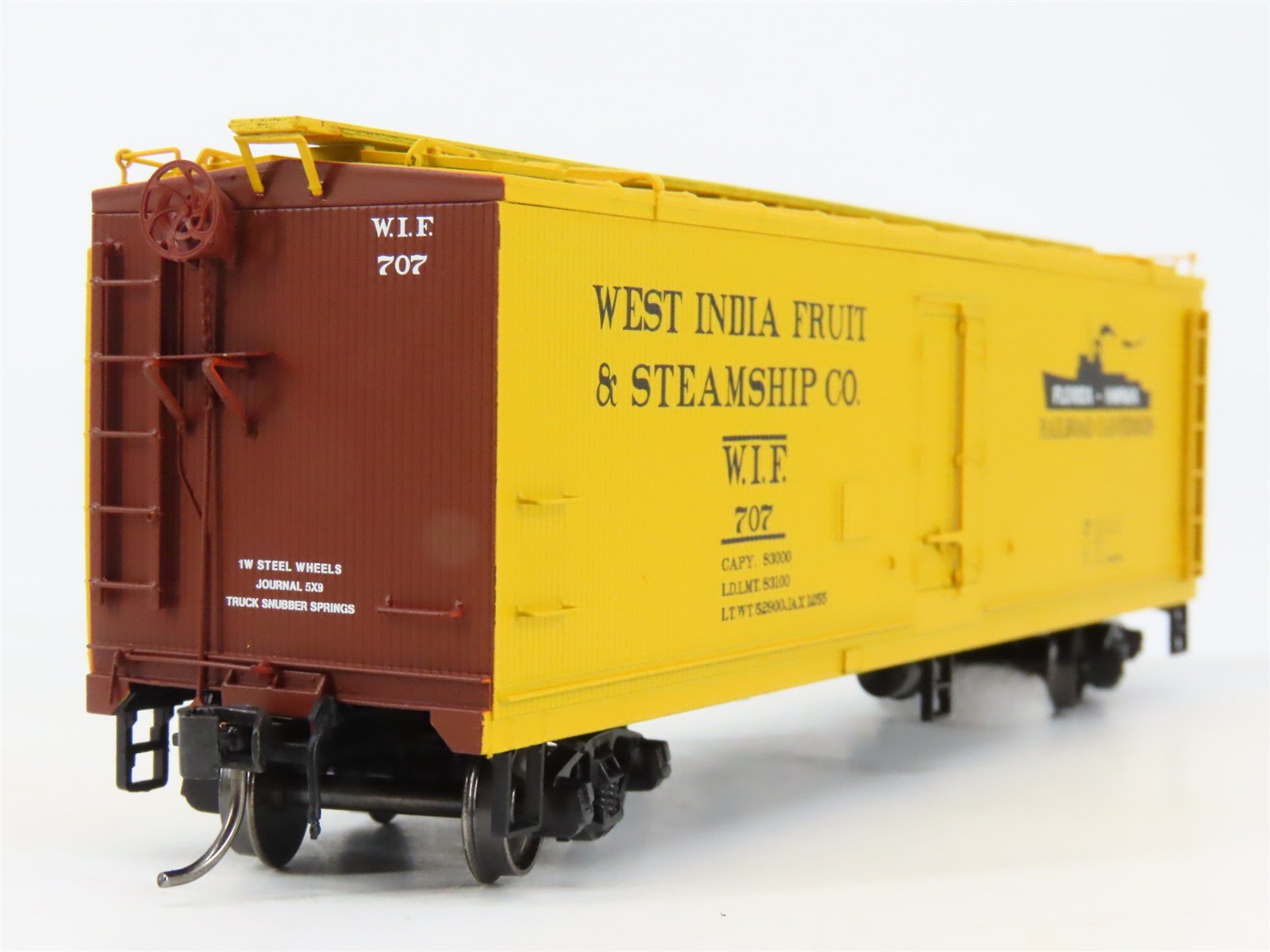 HO Scale InterMountain 47740-02 WIF West India Fruit & Steamship Co. Reefer RTR