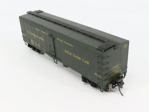HO Scale InterMountain 48201-08 H. P. Hood & Sons Pfaudler Milk Tank Car RTR