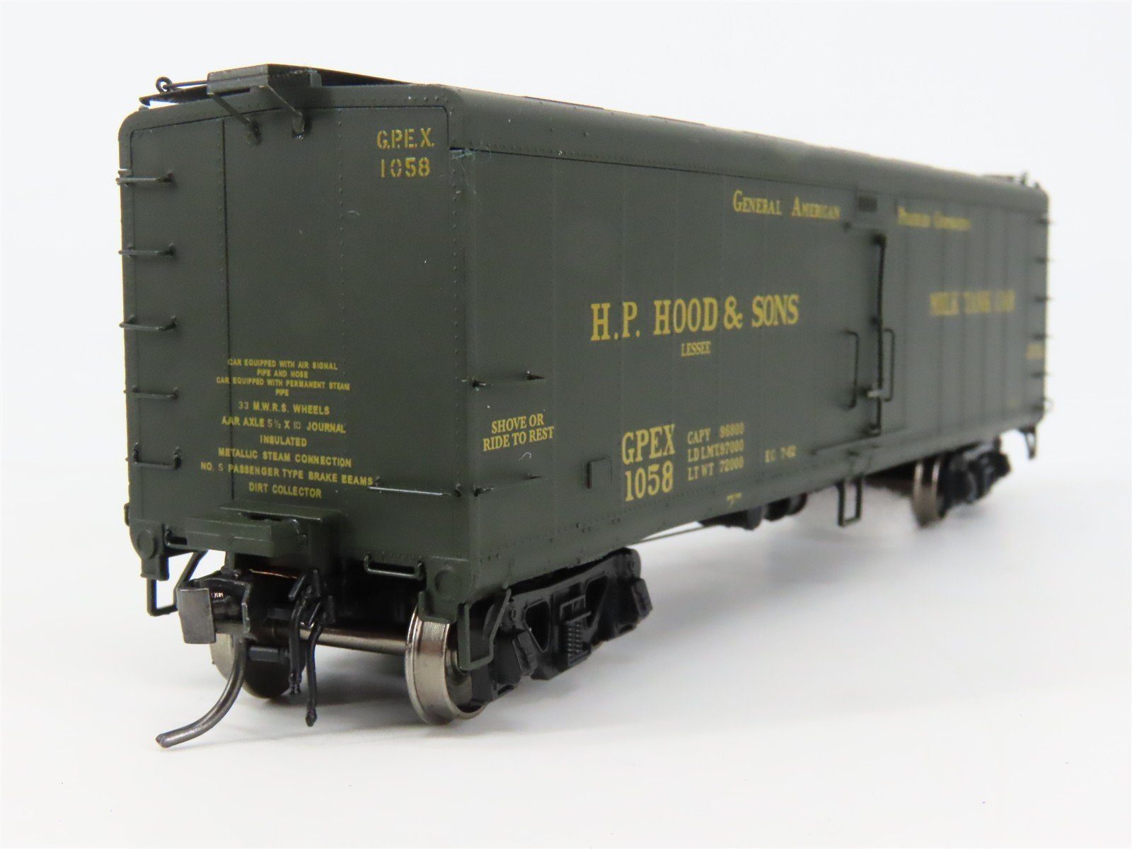HO Scale InterMountain 48201-08 H. P. Hood & Sons Pfaudler Milk Tank Car RTR