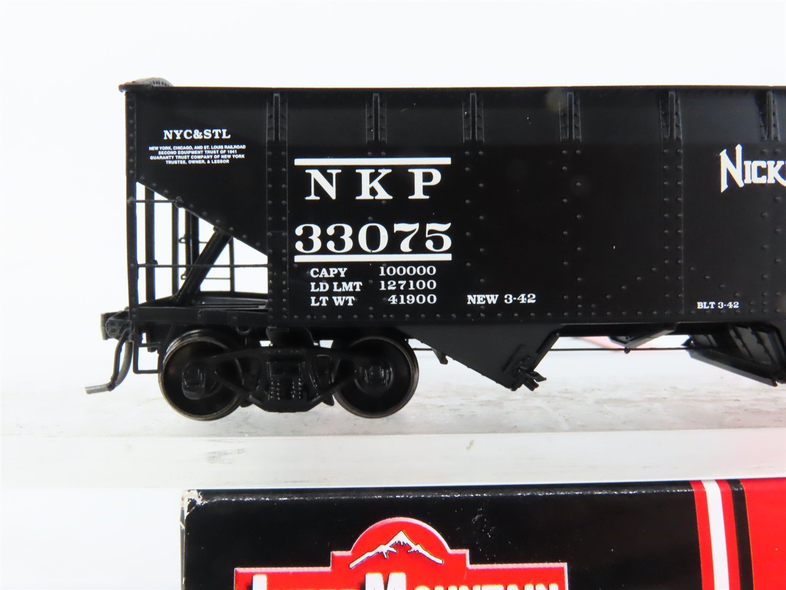 HO Scale InterMountain 47157-01 NKP Nickel Plate Road 2-Bay Open Top Hopper RTR