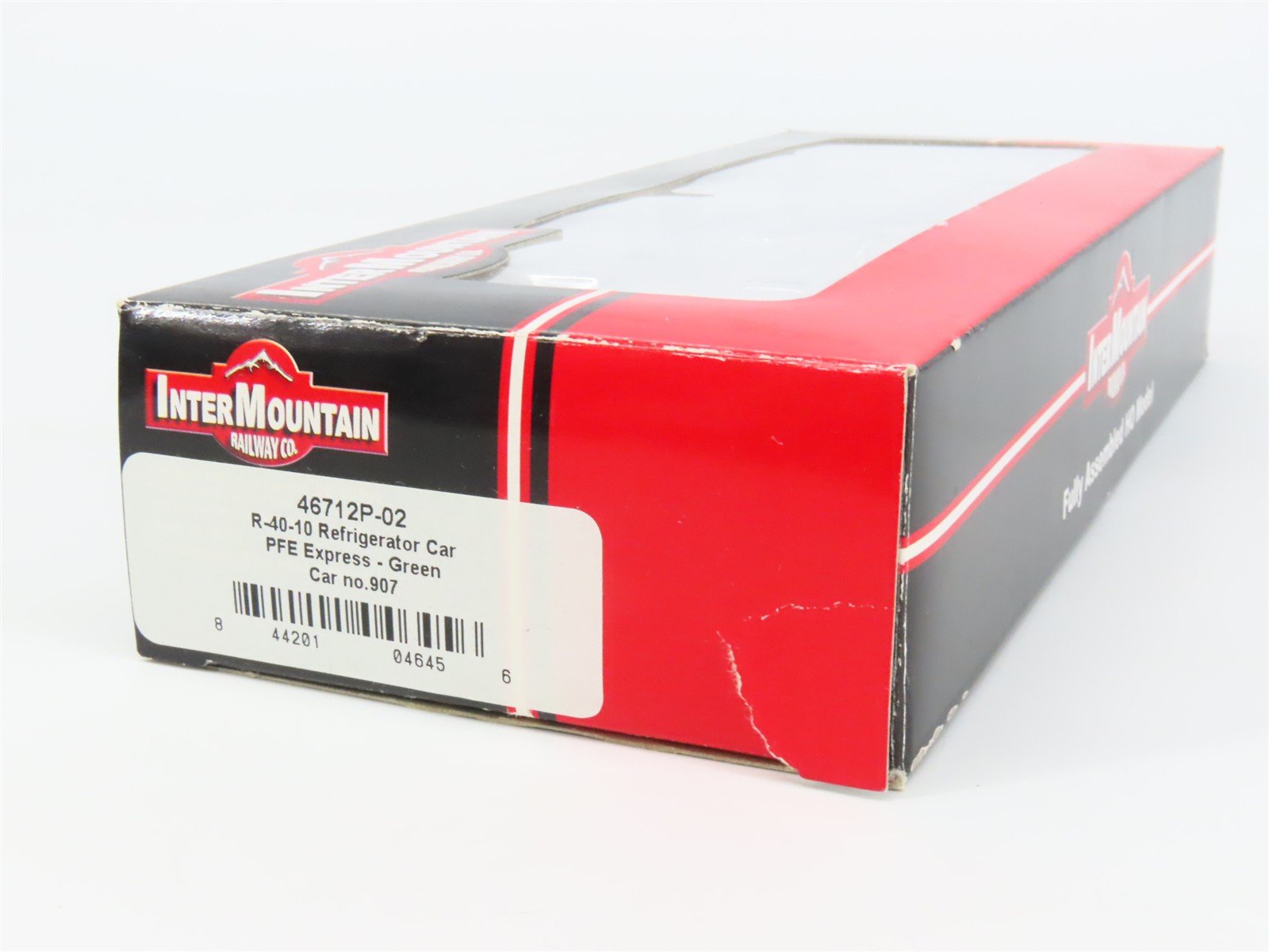 HO Scale InterMountain 46712P-02 PFE Pacific Fruit Express Reefer 907 RTR