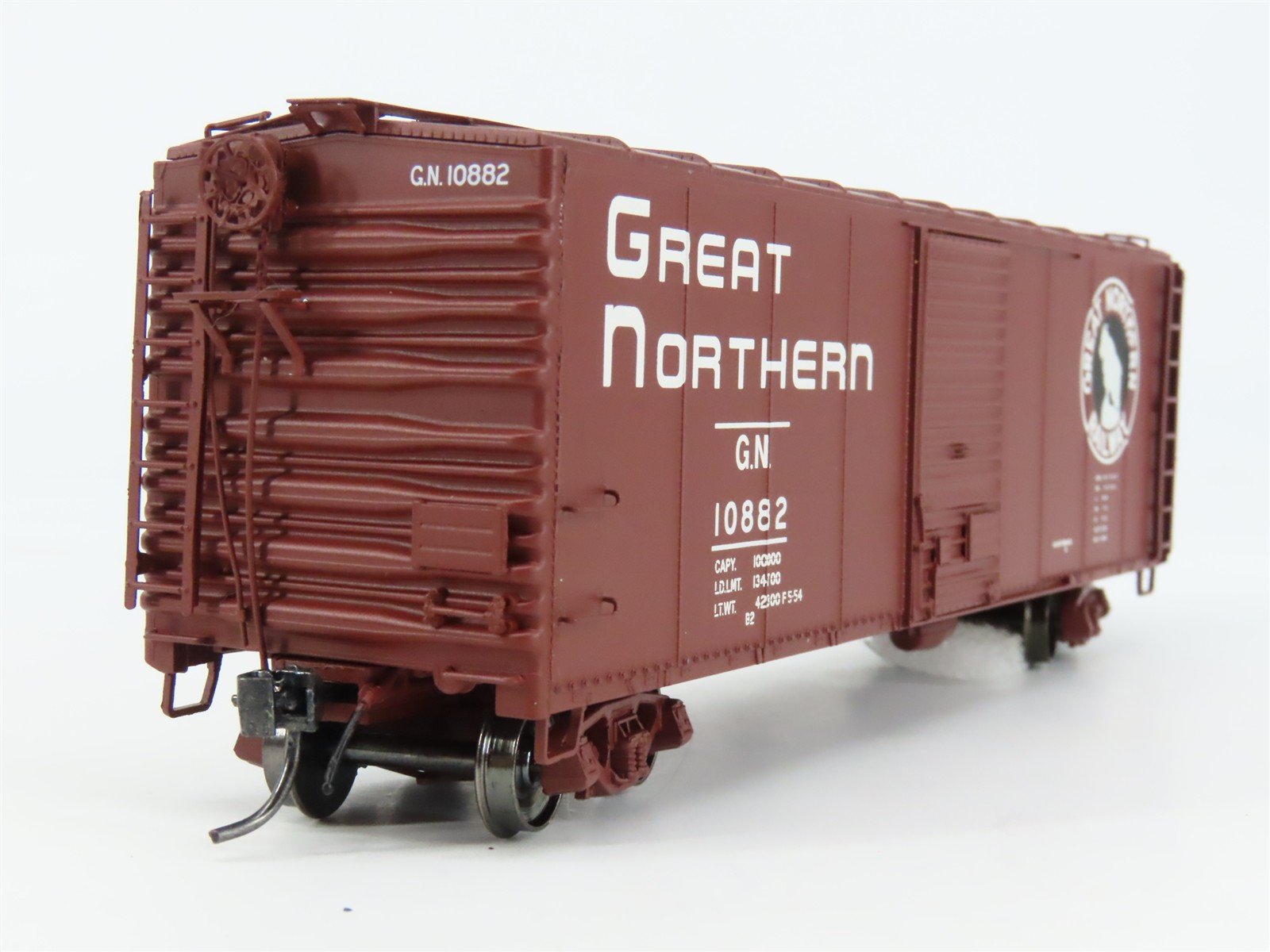 HO Scale InterMountain 46054-11 GN Great Northern 40' Box Car 10882 RTR