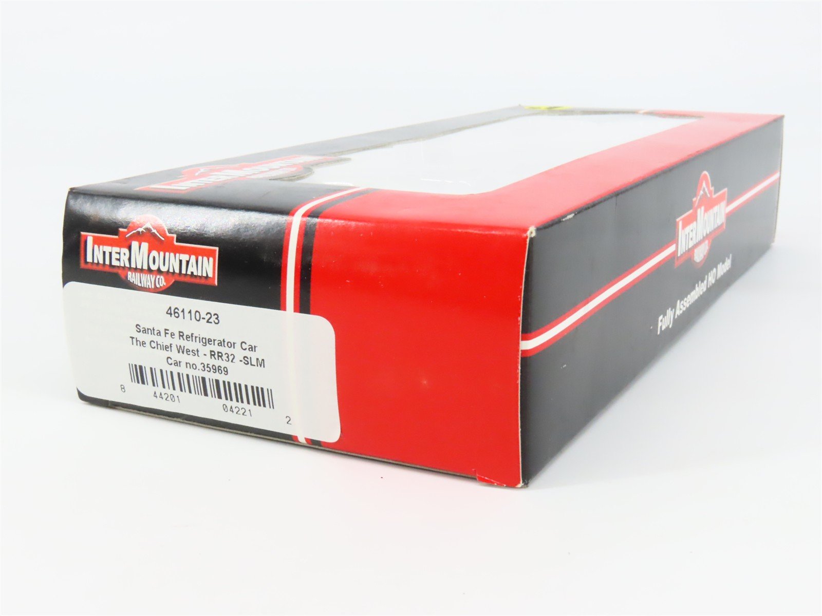 HO Scale InterMountain 46110-23 SFRD Santa Fe Reefer 35969 RTR