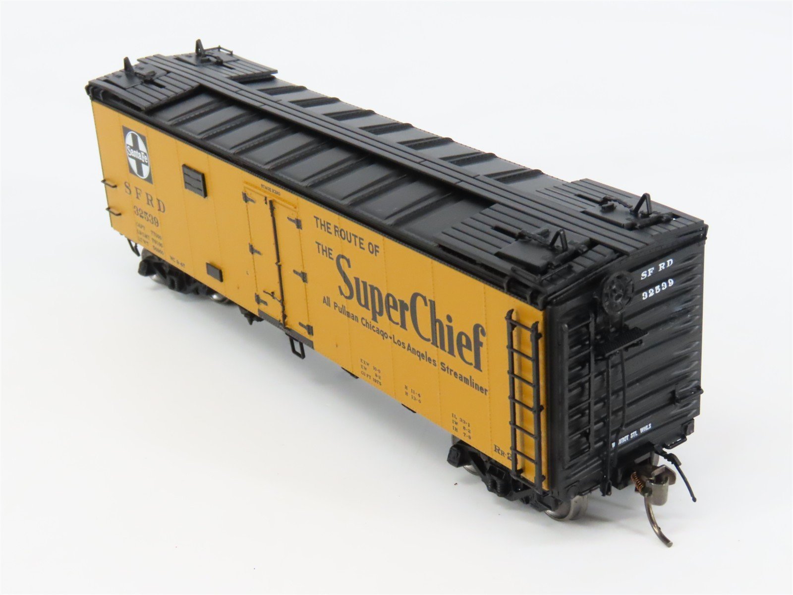 HO Scale InterMountain 46109-41 SFRD Santa Fe Reefer 32539 RTR