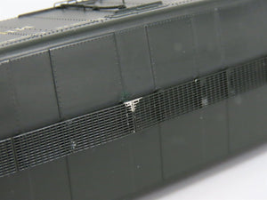 HO Scale InterMountain 48204-05 GPEX Sheffield Farms Box Car 988 RTR