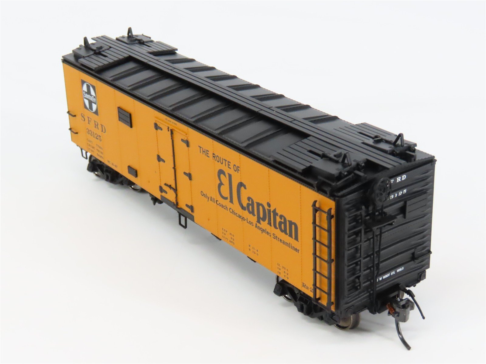 HO Scale InterMountain 46107-36 ATSF Santa Fe Reefer 33125 RTR