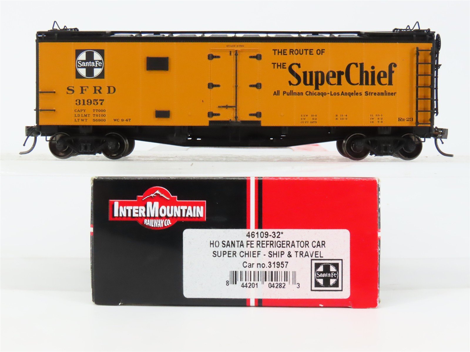 HO Scale InterMountain 46109-32 SFRD Santa Fe Reefer 31957 RTR