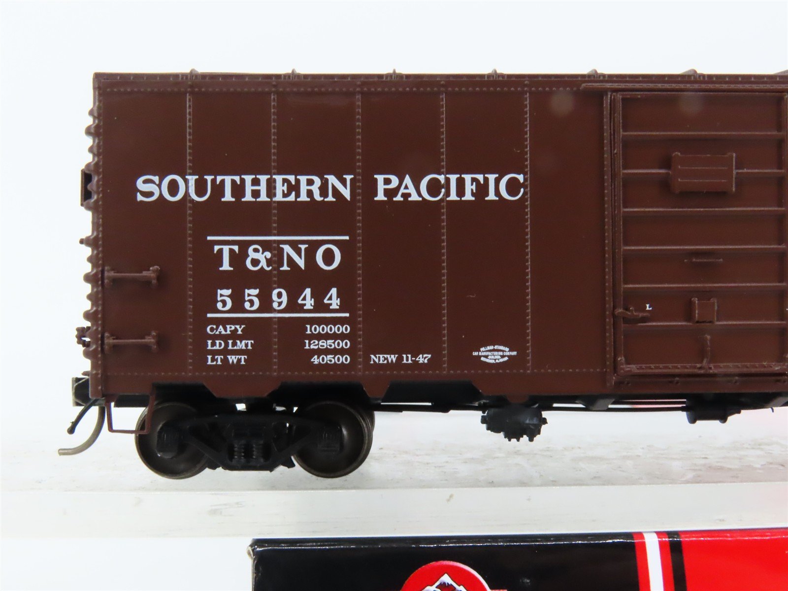 HO Scale InterMountain 46014-21 SP Southern Pacific 40' Box Car 55944 RTR