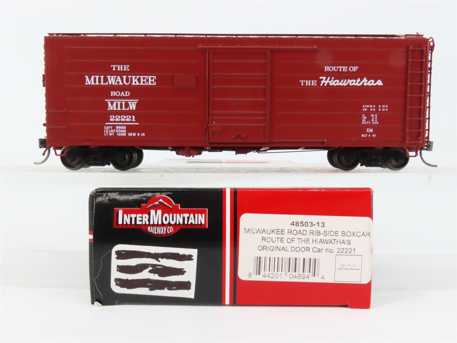 HO Scale InterMountain 48503-13 MILW Milwaukee Road 40' Box Car 22221 RTR