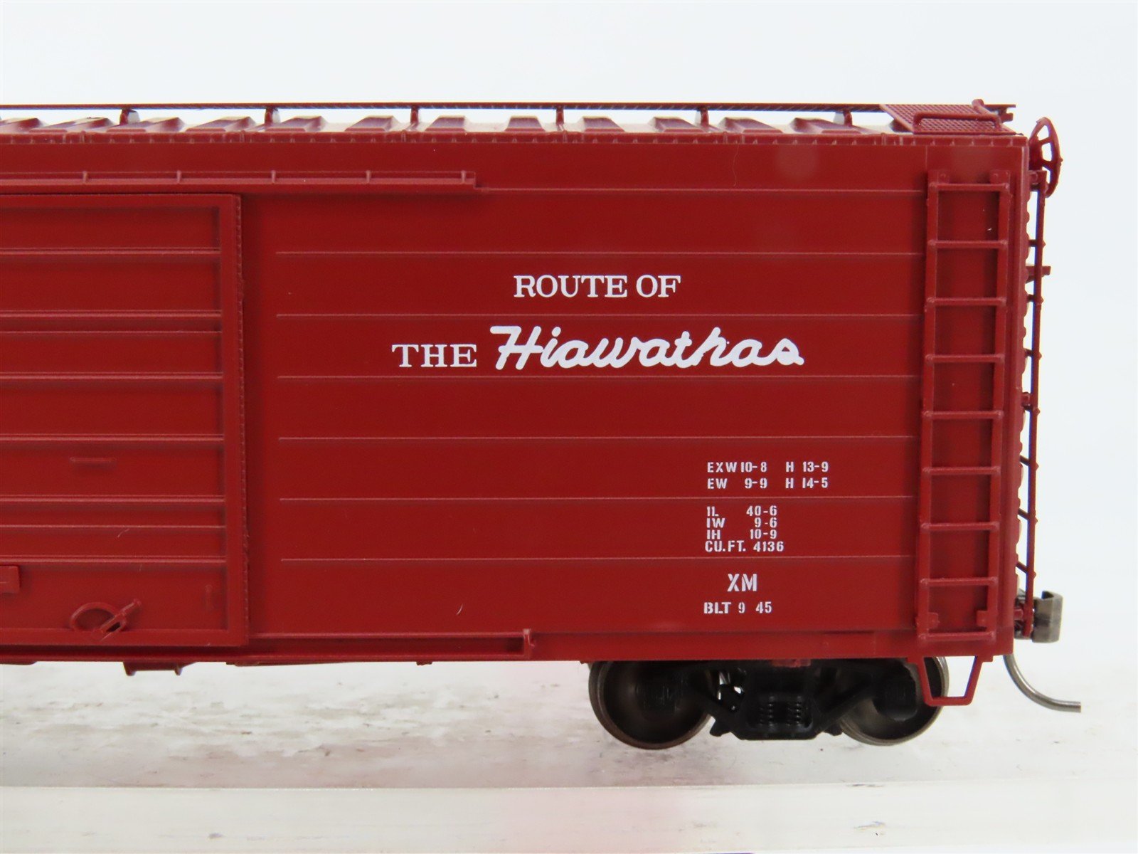 HO Scale InterMountain 48503-13 MILW Milwaukee Road 40' Box Car 22221 RTR