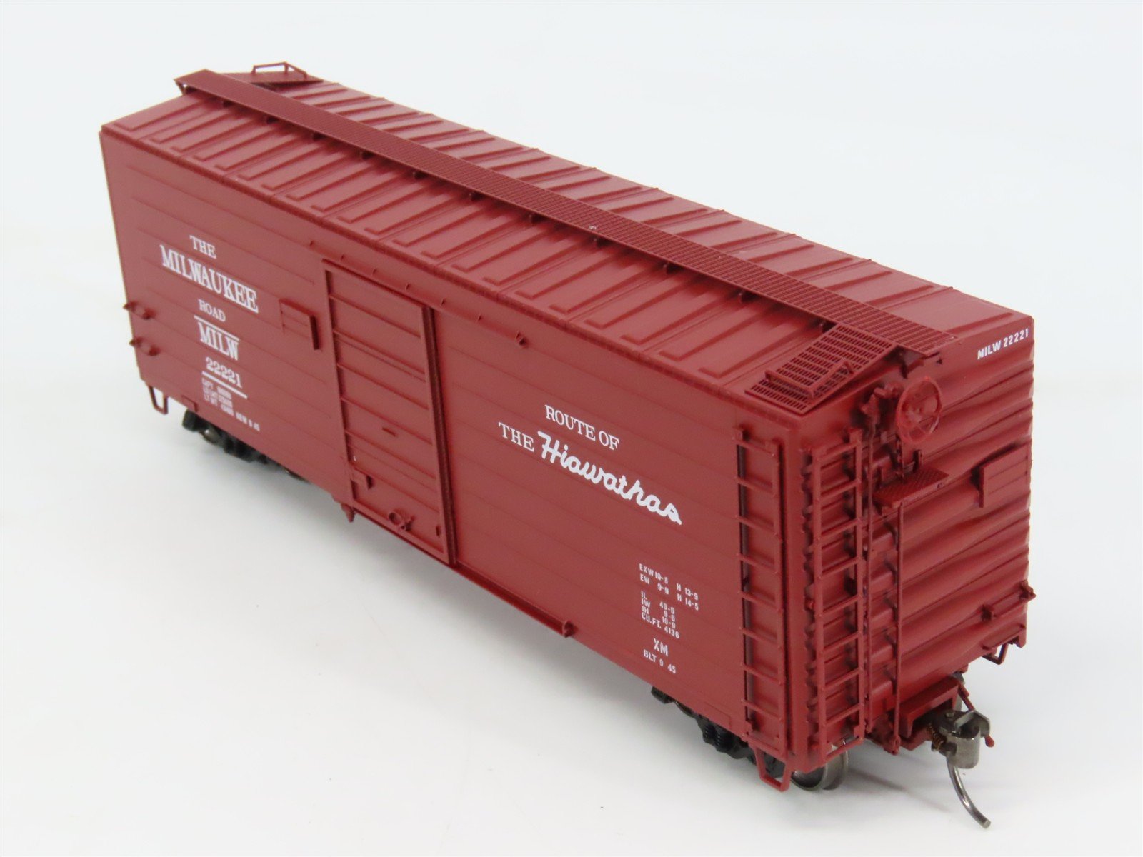 HO Scale InterMountain 48503-13 MILW Milwaukee Road 40' Box Car 22221 RTR