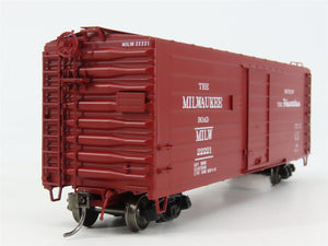 HO Scale InterMountain 48503-13 MILW Milwaukee Road 40' Box Car 22221 RTR