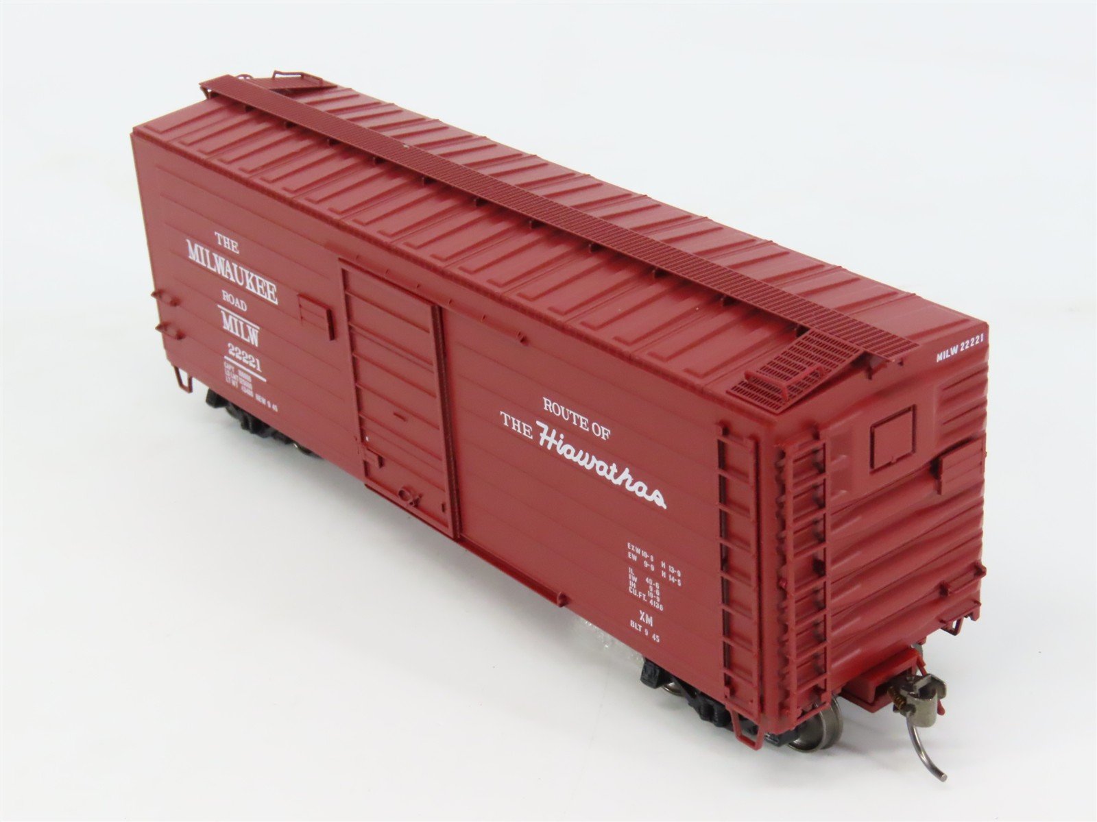 HO Scale InterMountain 48503-13 MILW Milwaukee Road 40' Box Car 22221 RTR